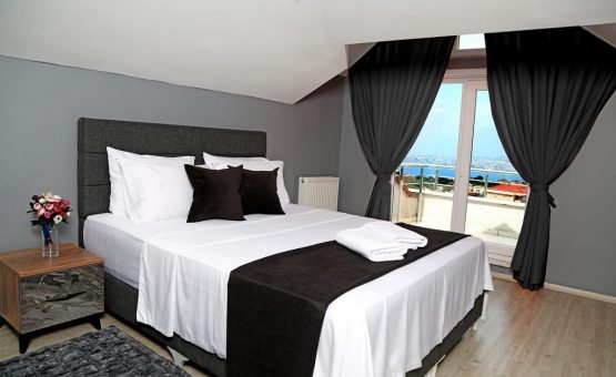 Garden Konaklama-Lavinya garden